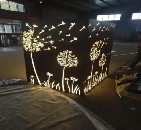 六枝特耐候钢灯箱